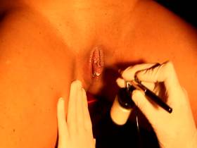 Vorschaubild vom Privatporno mit dem Titel "Frau beim Doc mit geilheitsproblemen" von playpaar666