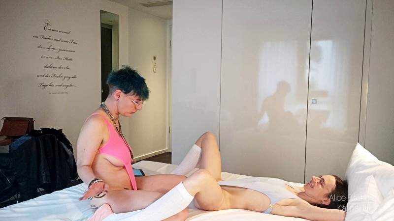 Alex_Bitchcraft - I lick and fist KarinaHH in tight bodysuits and gym 