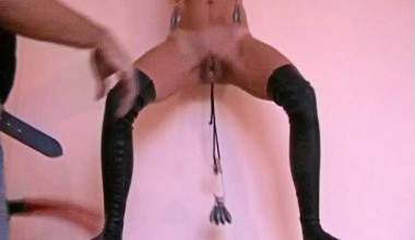 Gerte und Hocke  - Bitch in Latex 4