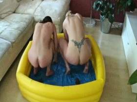 pusch rieke and I in the planschbecken 2