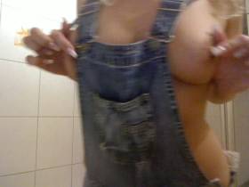 Vorschaubild vom Privatporno mit dem Titel "Jeans und Titten" von EvilBitch