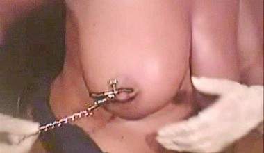 Nippel und Kitzlerklemme