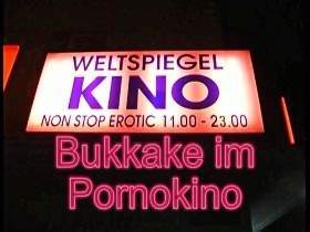 BUKKAKE IM PORNOKINO