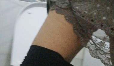 Einkaufscenter ÖFFENTLICHES KLO pissen, abwischen abziehen