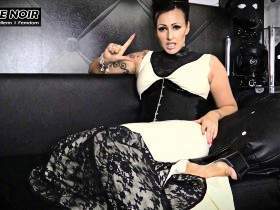 Vorschaubild vom Privatporno mit dem Titel "10 Minuten BLACKMAIL! Wichs dich in die Abhängigkeit" von CherieNoir