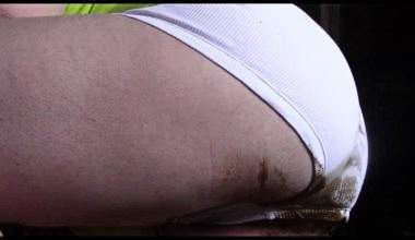 Unordentliche Shorts Sniff