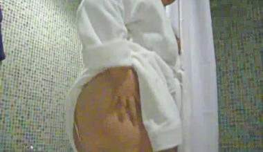 So heisss im Bademantel----wow