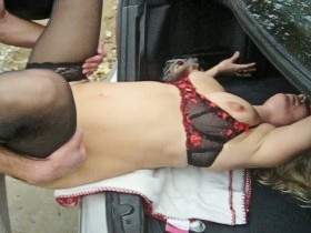 Vorschaubild vom Privatporno mit dem Titel "Dogging auf dem Autobahnparkplatz 2" von KissiKissi