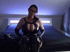 Vorschaubild vom Privatporno mit dem Titel "Sklave deine Herrin ruft" von Busen-Maus