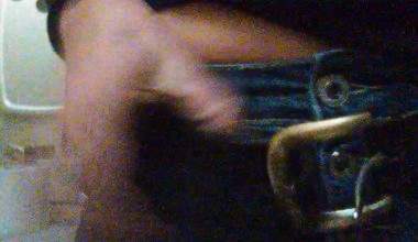 IM WOHNMOBIL KLO KACKEN UND PISSEN