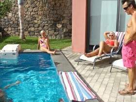 Hotelgast fickte uns am Hotel-Pool, hart durch! Teil 1