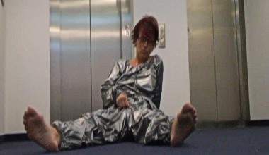 Public Sex im Sauna Anzug