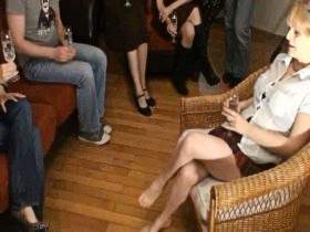 Vorschaubild vom Privatporno mit dem Titel "Frauenparty in der WG" von Steffi4U