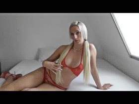 Vorschaubild vom Privatporno mit dem Titel "Dirty-Talk Rollenspiel Deluxe - Ficken beim Nachsitzen" von DirtyCoco