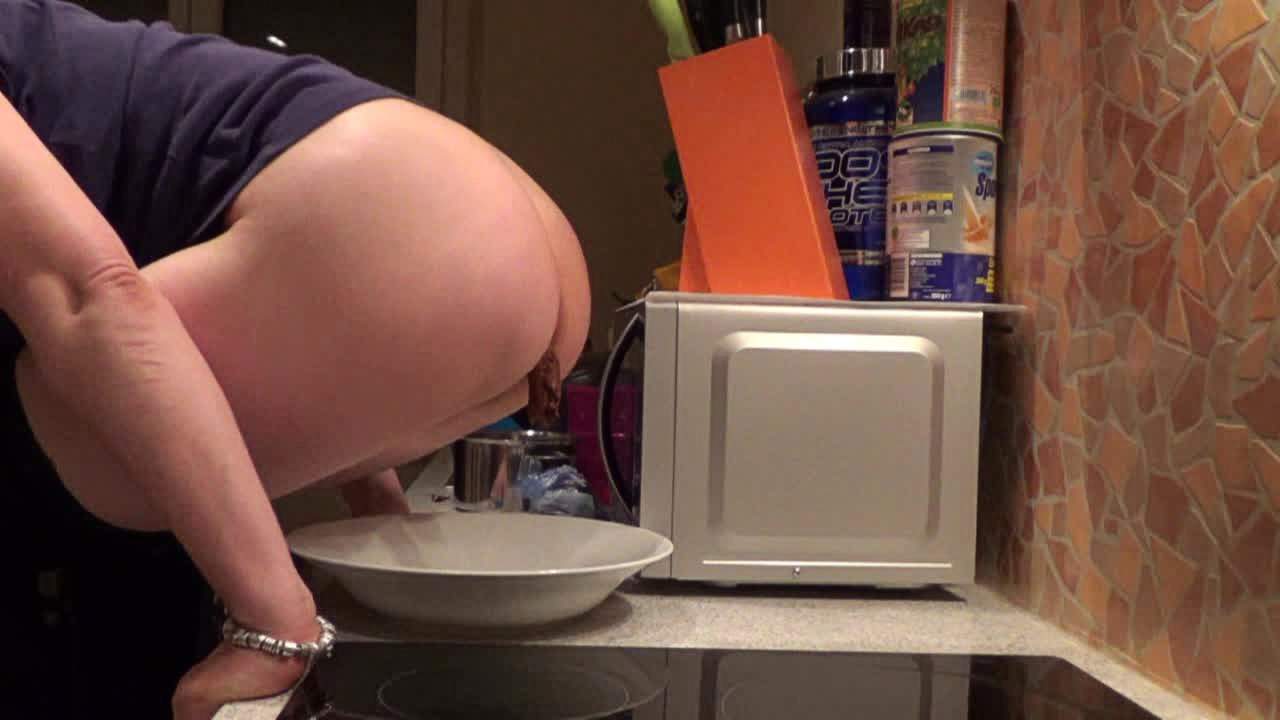 Wife Pooping