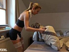 Vorschaubild vom Privatporno mit dem Titel "Geil bei der Arbeit: Chefins Sextoy gefickt!" von CuteBitch