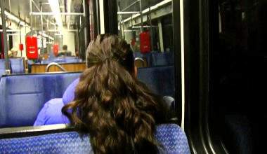 100% REAL und PRIVAT! Öffentlich in der S-Bahn gefingert und geblasen!