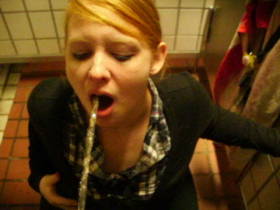 Vorschaubild vom Privatporno mit dem Titel "WAHSINN WOW DER HAT EINEN LANGEN STRAHL" von sexyvenushuegel