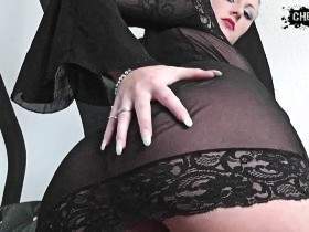 Vorschaubild vom Privatporno mit dem Titel "Hirnmanipulation zur Kaufsucht!" von CherieNoir