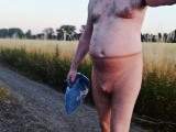 Nylonjunge in Feinstrumpfhose und Birkenstocks