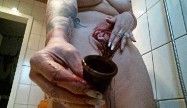 PERIODE BLUT UND SCHMIEREREIEN