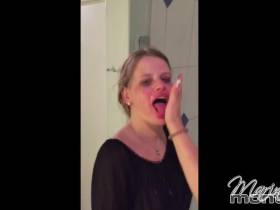 Vorschaubild vom Privatporno mit dem Titel "Spermafotze vollgepisst - handyvideo" von marinamontana