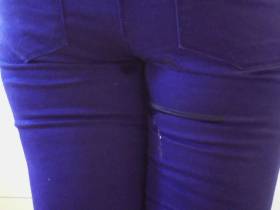 Vorschaubild vom Privatporno mit dem Titel "Blaue Jeans und etwas Saft" von EvilBitch