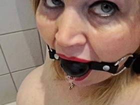 Piss games with slave Nicole