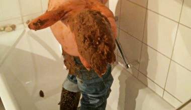 In Jeans & Gummistiefeln pissen und kacken, rumsschmieren, einsauen, abduschen - USERWUNSCH