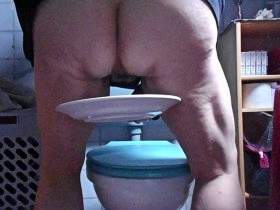 A plate of fresh chocolate crumble