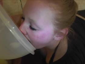 Vorschaubild vom Privatporno mit dem Titel "Schneller Fick mit Creampie eating" von sexyvenushuegel