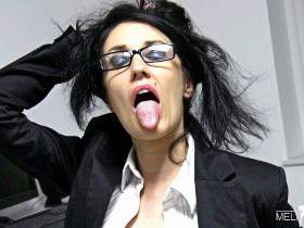 Vorschaubild vom Privatporno mit dem Titel "Wichsanleitung deiner Therapeutin" von MeliDeluxe