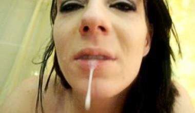 Saftiger Blowjob-Sperma sabbern