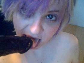 Vorschaubild vom Privatporno mit dem Titel "Ups! Ein Dildo in meinem Zimmer!" von Steffi4U