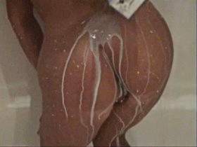 Vorschaubild vom Privatporno mit dem Titel "Milch Schweinerei" von AssAngel22