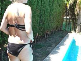 Public piss at the hotel pool