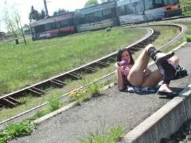 Vorschaubild vom Privatporno mit dem Titel "Straßenbahnfahrer verrückt gemacht!" von Yamila20