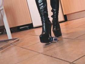 Vorschaubild vom Privatporno mit dem Titel "Schwanzfolter für Extreme!" von XelinaRox