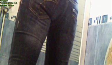 Enge Blue Jeans gekackt!