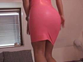 Vorschaubild vom Privatporno mit dem Titel "Hautenges Latex-Kleid!" von XelinaRox