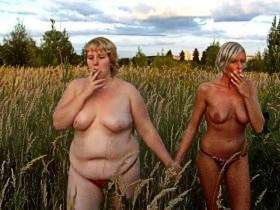 Vorschaubild vom Privatporno mit dem Titel "Rauchend durchs hohe Gras gelaufen" von Ramona_Deluxe