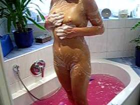 Vorschaubild vom Privatporno mit dem Titel "Körperpflege !" von jassy-franky