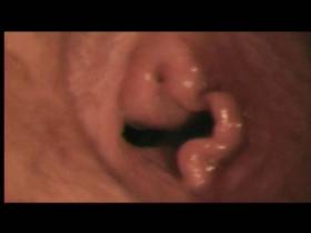 Vorschaubild vom Privatporno mit dem Titel "Meine kleine Fotze" von Mona