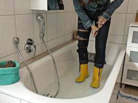 Vorschaubild vom Privatporno mit dem Titel "Jetzt wird die Jeans fetzig" von nylon_schlampe