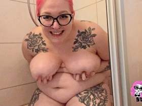 Golden shower with your own sparkling ****