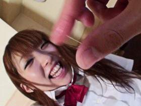 19 Jährige Japanerin fickt zum ersten Mal vor der Kamera