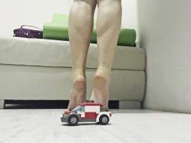 Giantess Barefoot Car