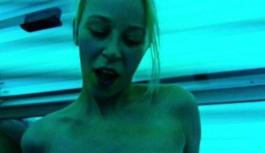 Geiler Fick im Solarium...Psst leise!!