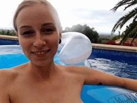 AO Pool Casting auf Mallorca mit zwei Top Girls