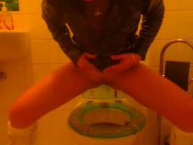 Be my slave toilet and drink my piss!